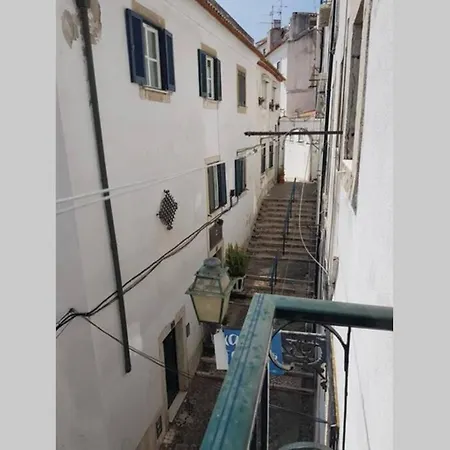 Inloveapartments - Typical Alfama Balcony * リスボン